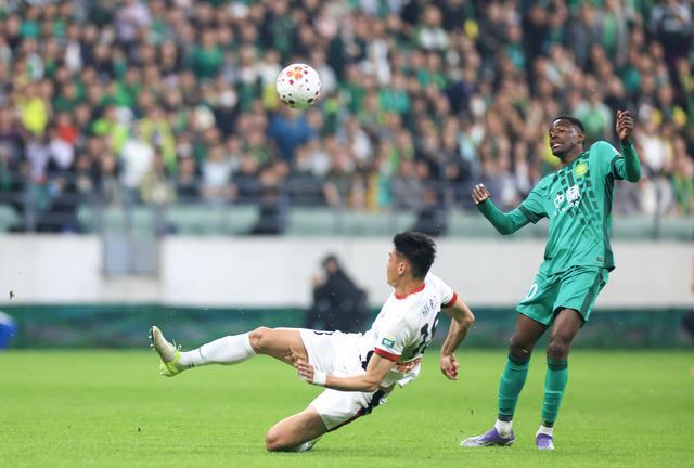 乐鱼体育-2:1逆转绝杀北京国安！成都蓉城连续5轮领跑中超